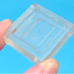 Crosslinking mold for hydrogel